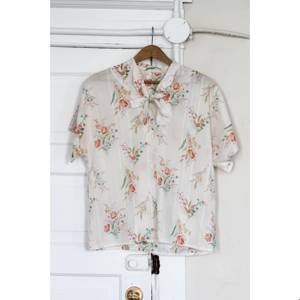 Vintage 1980's Handmade Floral Short Sleeve Top